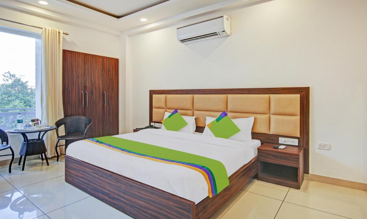 Treebo Aviraj Inn Noida Esterno foto