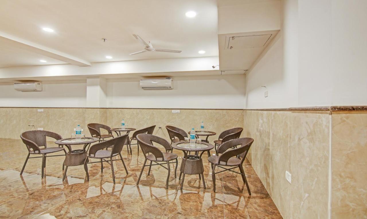 Treebo Aviraj Inn Noida Esterno foto